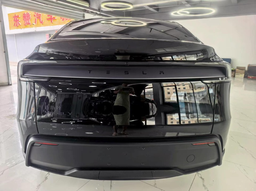 Tesla Model Y 2026 #8 Tesla Model Y 2026 car image #8