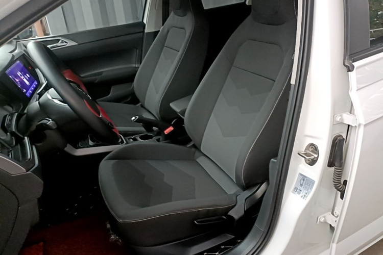 Volkswagen Polo 2020 car image #19