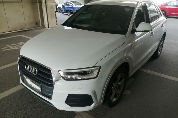 Audi Q3 2017 car image #2