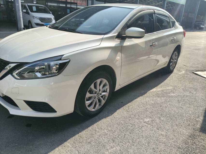 Nissan Sylphy 2023 immagine di auto 