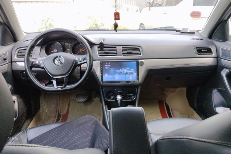 Volkswagen Lavida 2018 car image #11