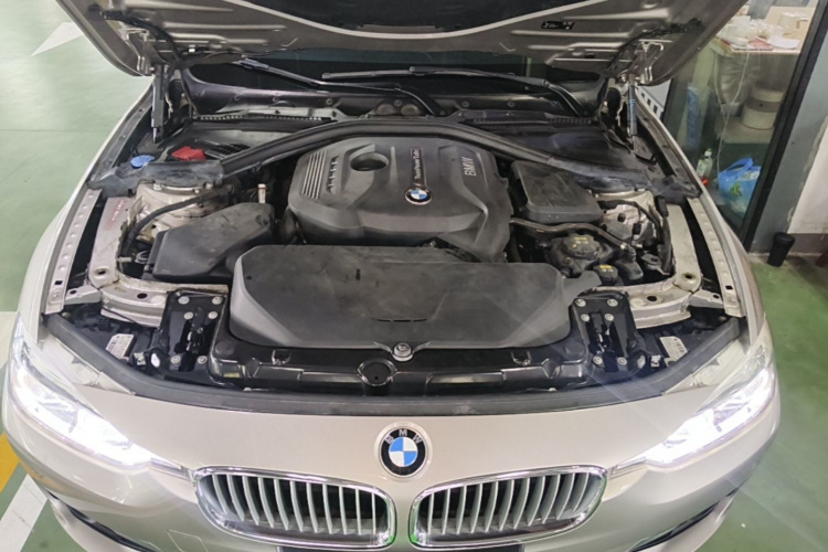 BMW 3 Series 2018 #22 BMW 3 Series 2018 car image #22