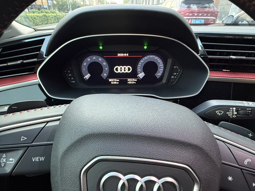 Audi Q3 2020 car image #8