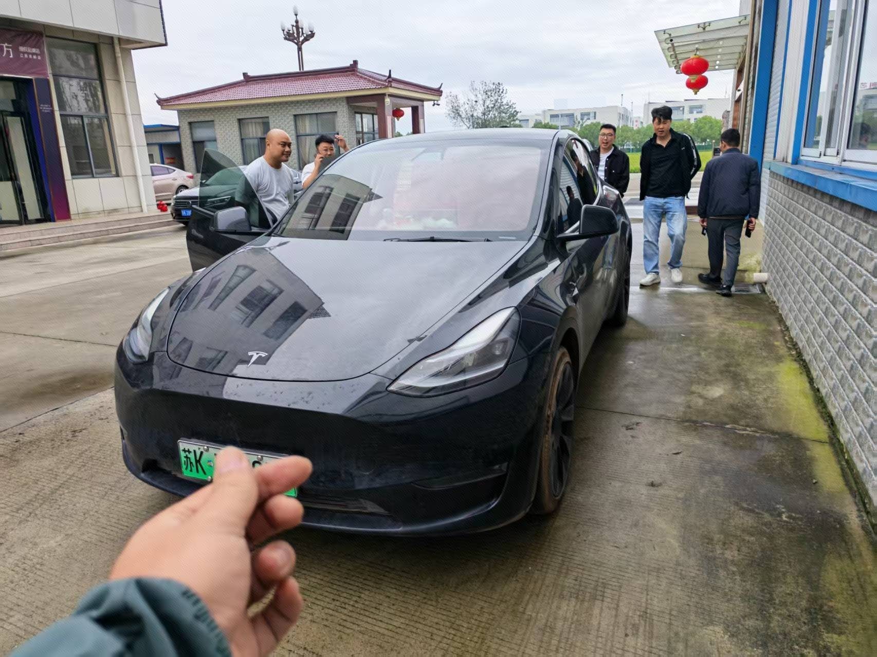 Tesla Model Y 2021 car image 