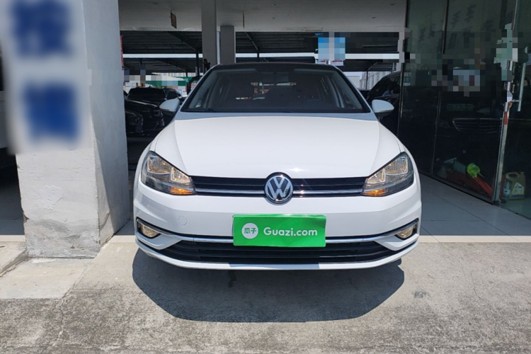 Volkswagen Golf 2020 car image #3
