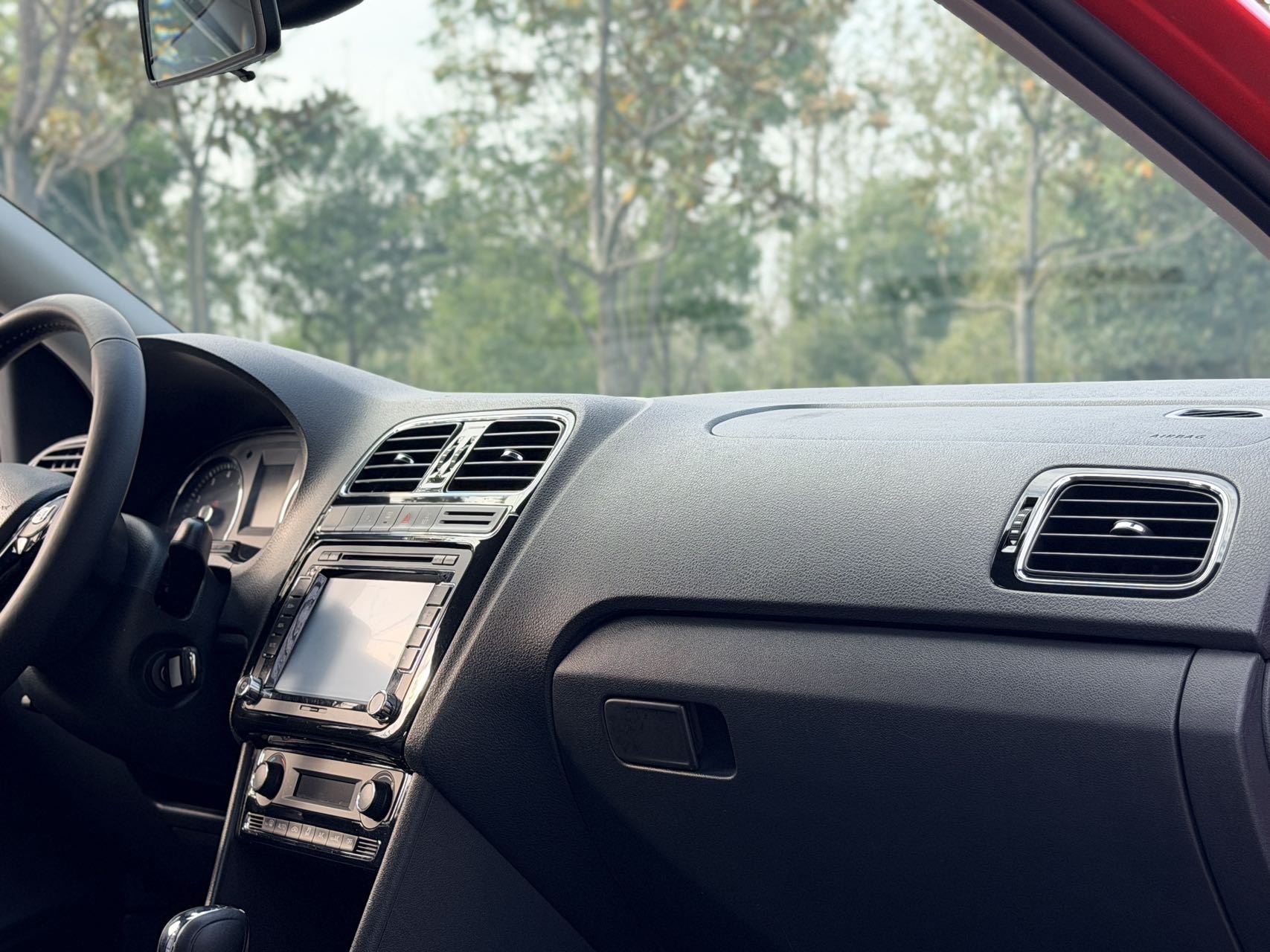 Volkswagen Polo 2015 изображение автомобиля #23