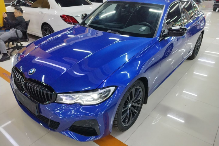 BMW 3 Series 2022 #2 BMW 3 Series 2022 car image #2