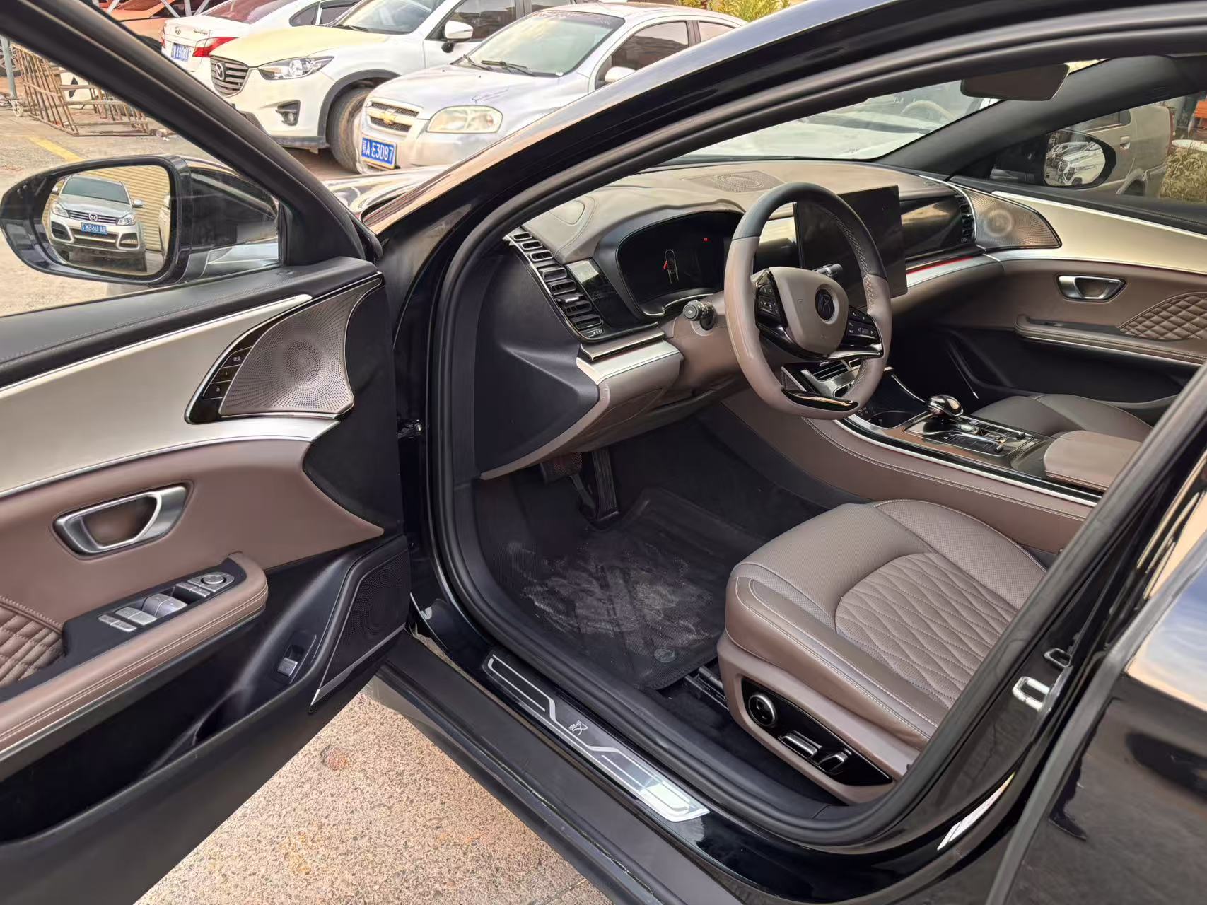 BYD Han 2024 car image #9