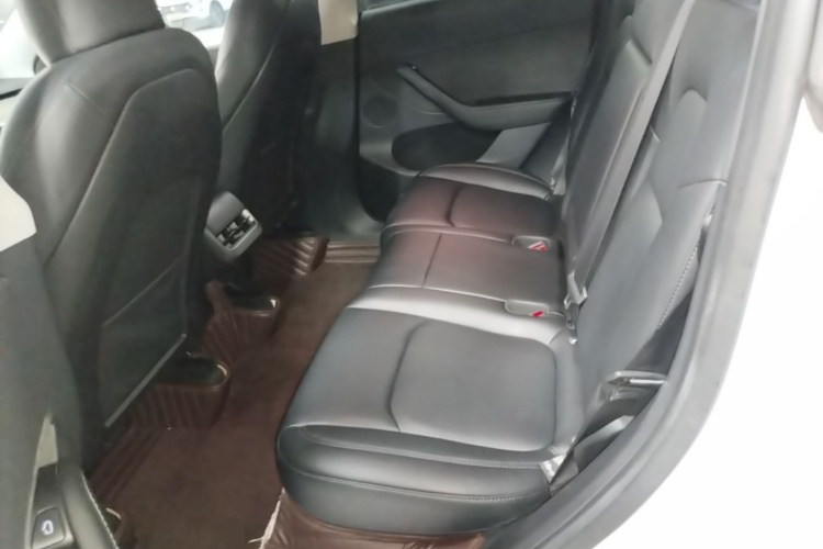Tesla Model Y 2023 #17 Tesla Model Y 2023 car image #17