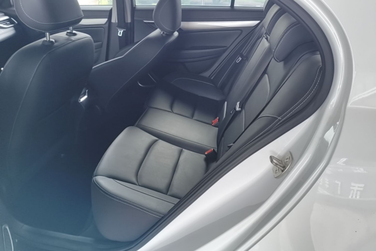 GEELY Emgrand 2020 car image #17