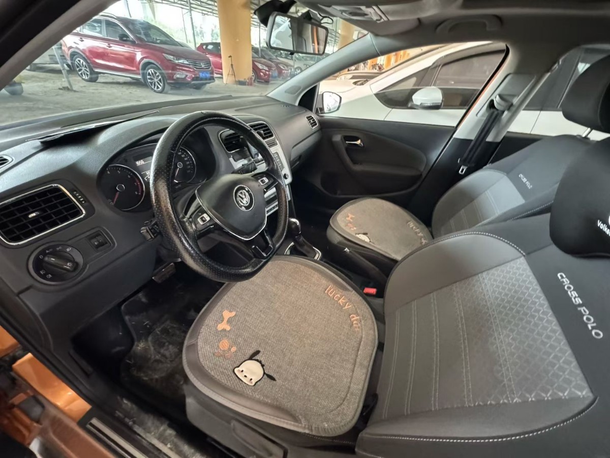 Volkswagen Polo 2016 car image #7