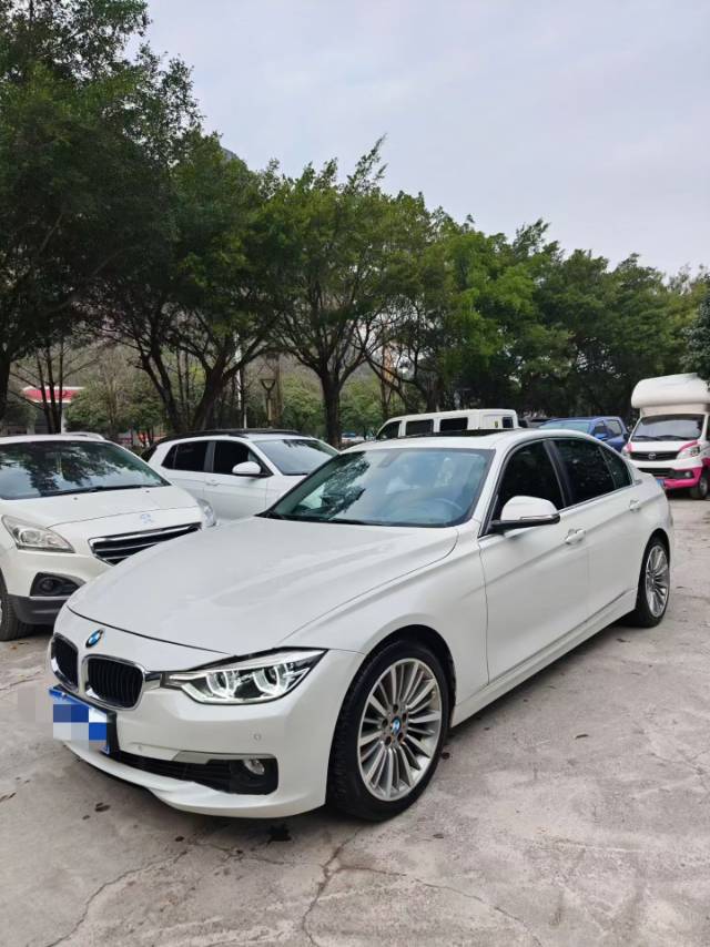 BMW 3 Series 2019 car image 