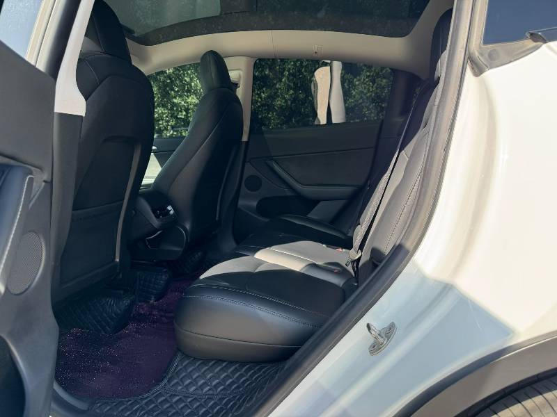 Tesla Model Y 2022 #8 Tesla Model Y 2022 car image #8