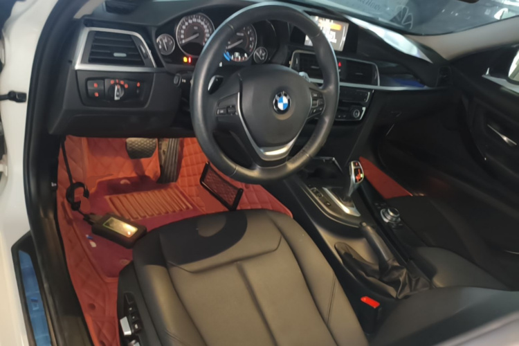 BMW 3 Series 2017 car image #11