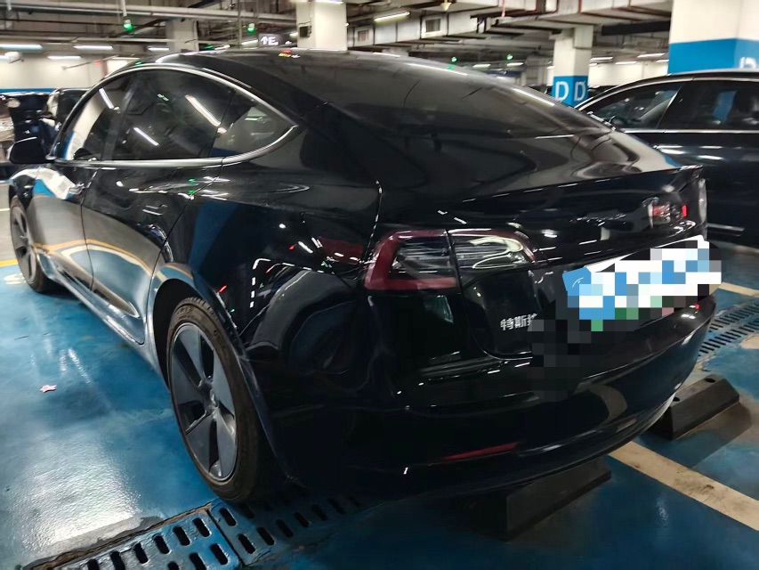 Tesla Model Y 2023 car image #3