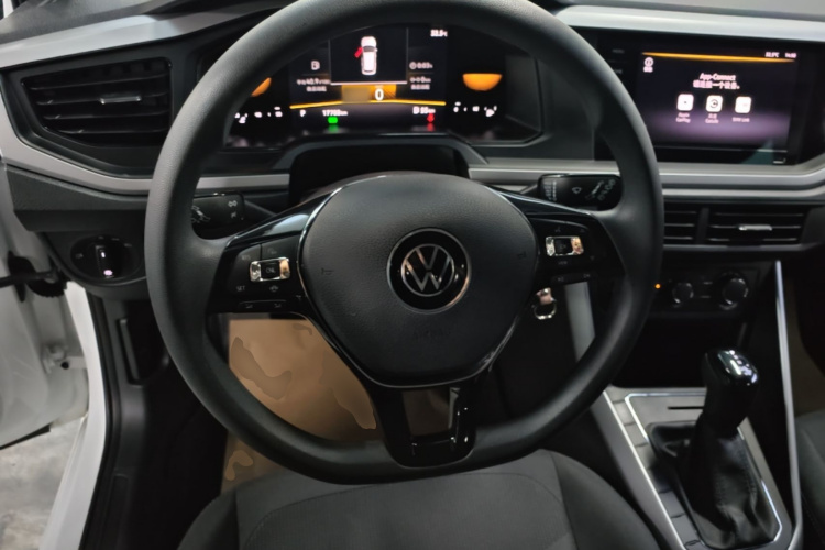 Volkswagen Polo 2022 car image #15