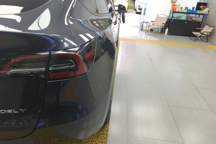 Tesla Model Y 2024 #8 Tesla Model Y 2024 car image #8