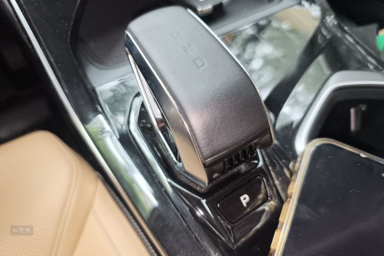 GEELY Boyue L 2023 car image #16