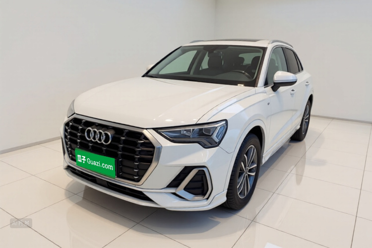 Audi Q3 2021 car image #2