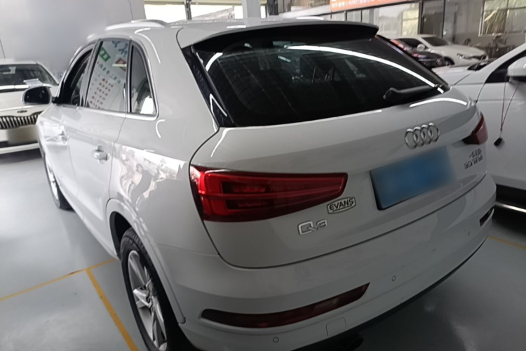 Audi Q3 2016 car image #5