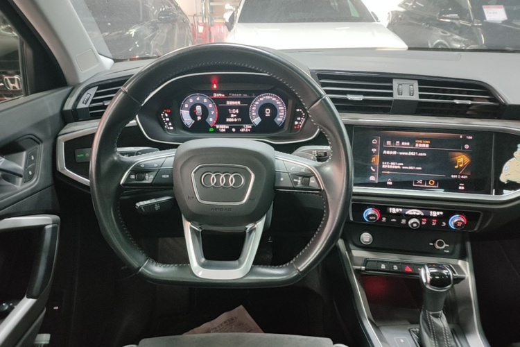 Audi Q3 2020 #11 Audi Q3 2020 car image #11