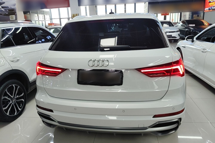 Audi Q3 2022 #6 Audi Q3 2022 صورة سيارة #6