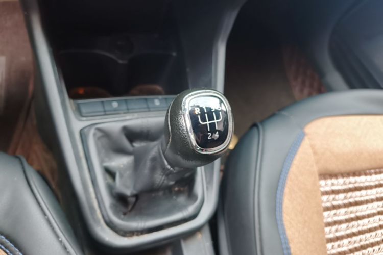 Skoda Rapid 2020 car image #14
