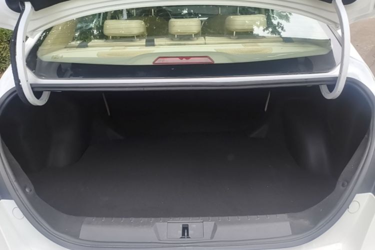 GEELY Emgrand 2019 car image #19
