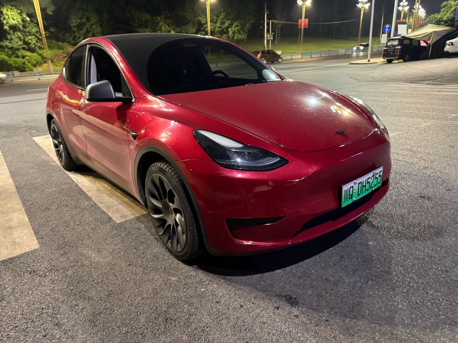 Tesla Model Y 2022 immagine di auto #2
