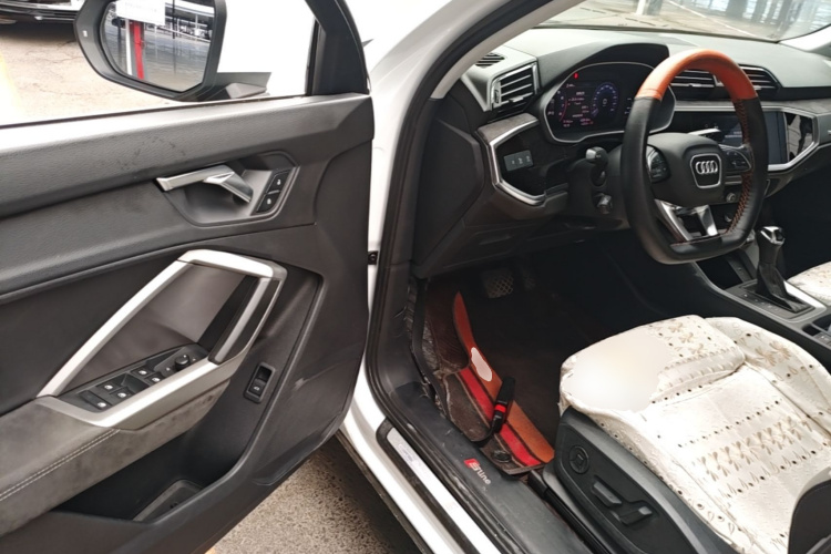 Audi Q3 2019 #12 Audi Q3 2019 car image #12