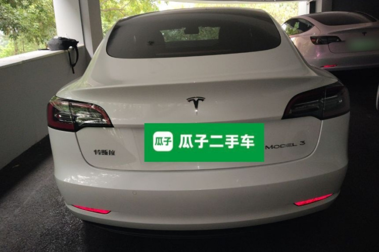 Tesla Model 3 2023 car image #4