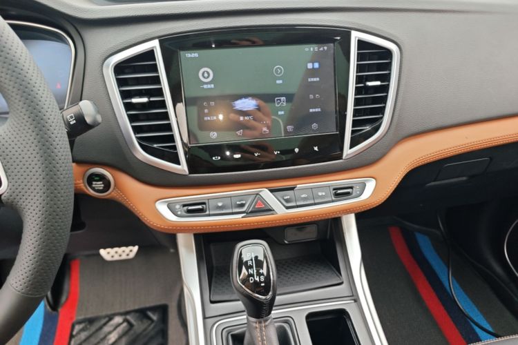 GEELY Vision X6 2019 car image #13