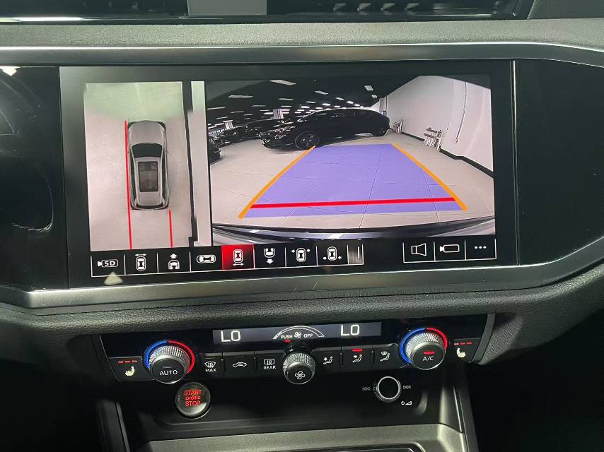 Audi Q3 2023 car image #18