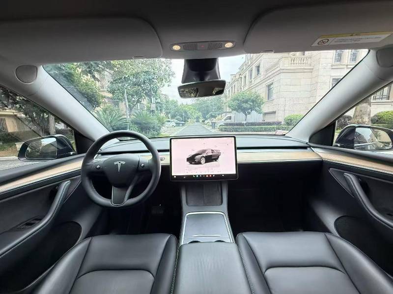 Tesla Model Y 2022 #5 Tesla Model Y 2022 car image #5