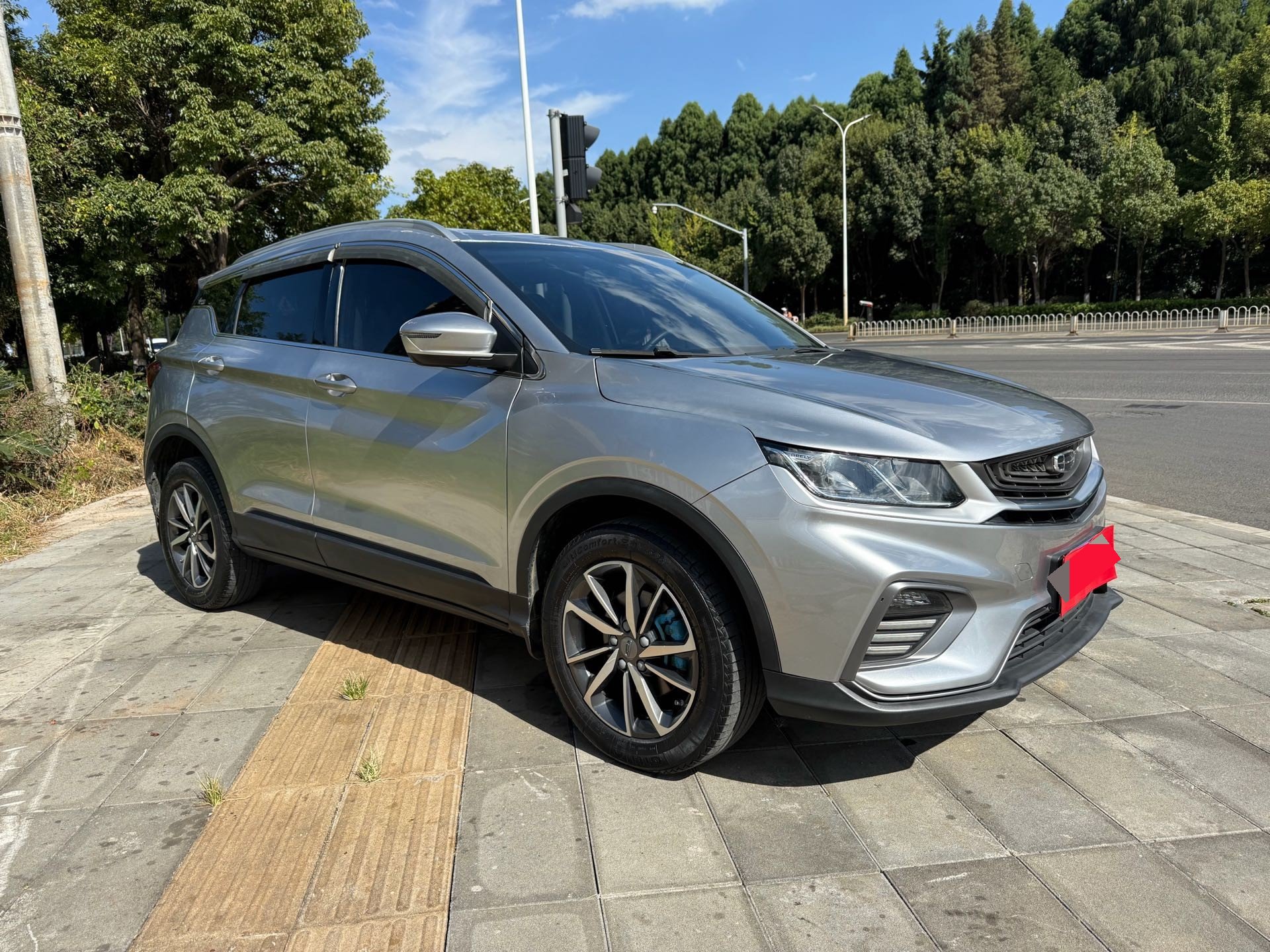GEELY Coolray 2021 car image #2