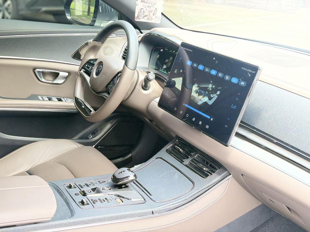 BYD Han 2022 car image #12