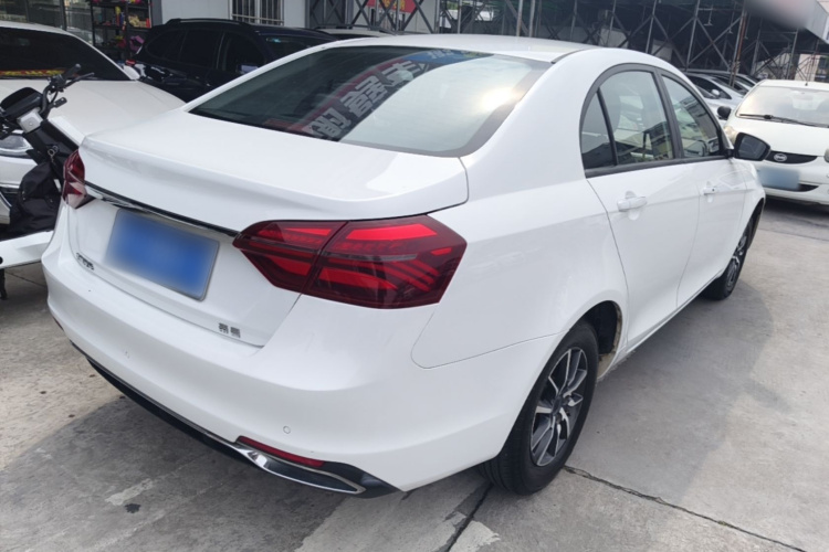 GEELY Emgrand 2019 car image #7