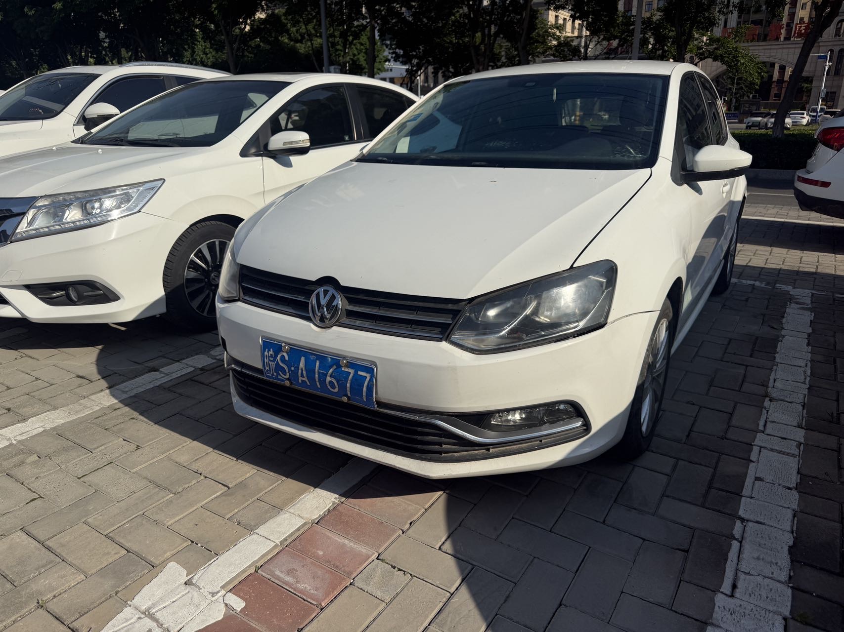 Volkswagen Polo 2015 Volkswagen Polo 2015 car image