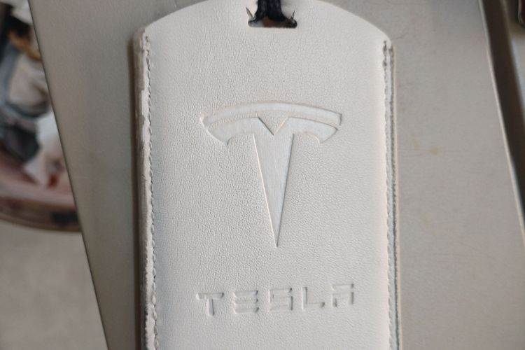 Tesla Model Y 2025 #9 Tesla Model Y 2025 car image #9