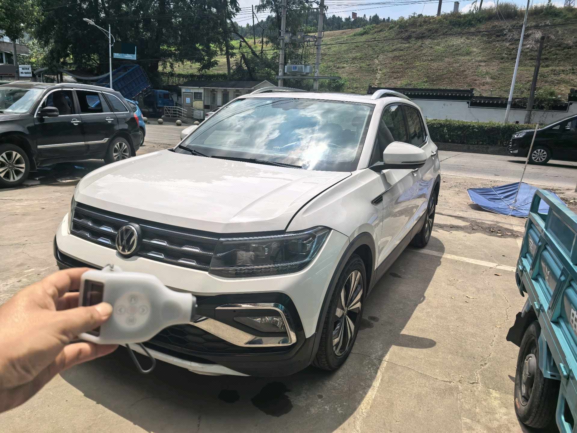 Volkswagen T-Cross 2019 car image 