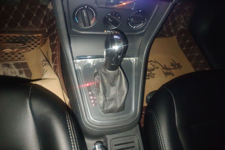 Volkswagen Bora 2016 imagem de carro #14