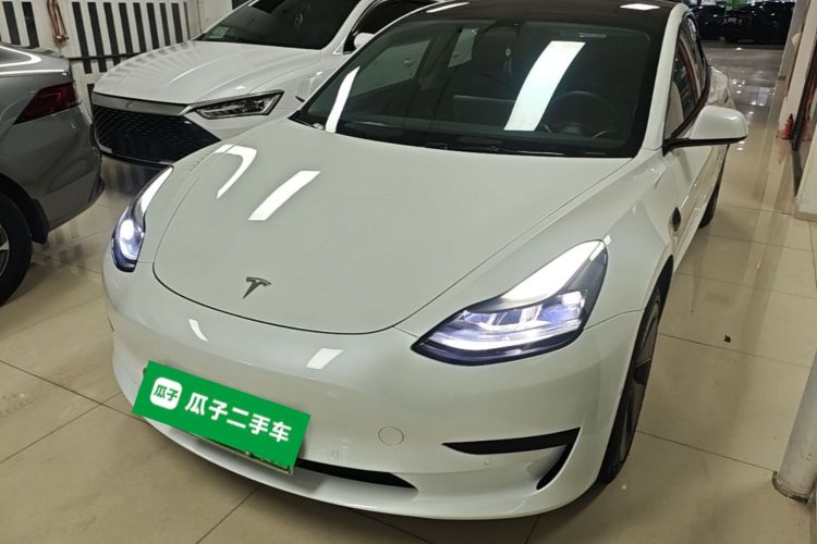 Tesla Model 3 2023 صورة سيارة #2