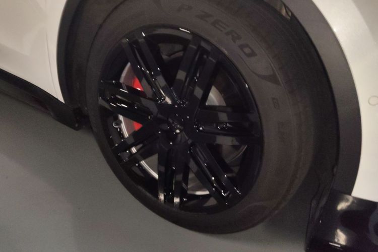 Tesla Model Y 2022 car image #6