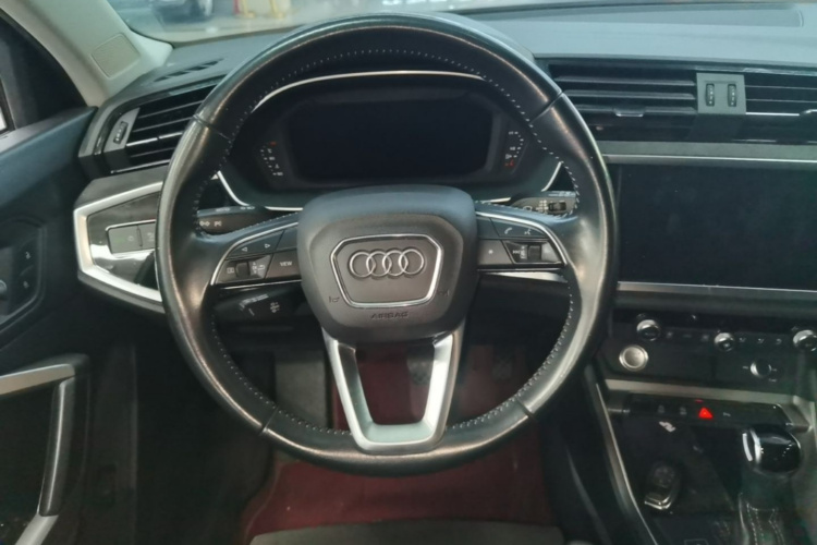 Audi Q3 2020 #11 Audi Q3 2020 car image #11