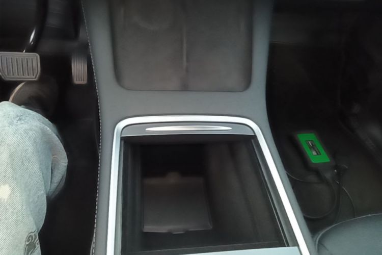 Tesla Model Y 2022 #14 Tesla Model Y 2022 car image #14
