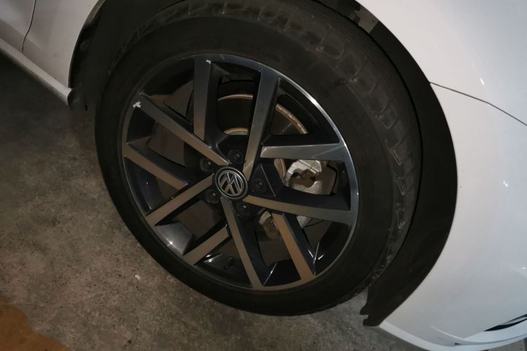 Volkswagen Golf 2020 car image #6