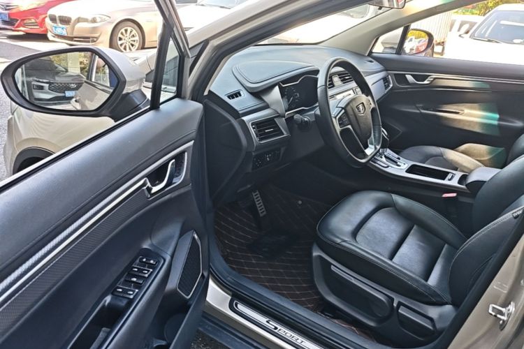 GEELY Emgrand GS 2018 car image #16