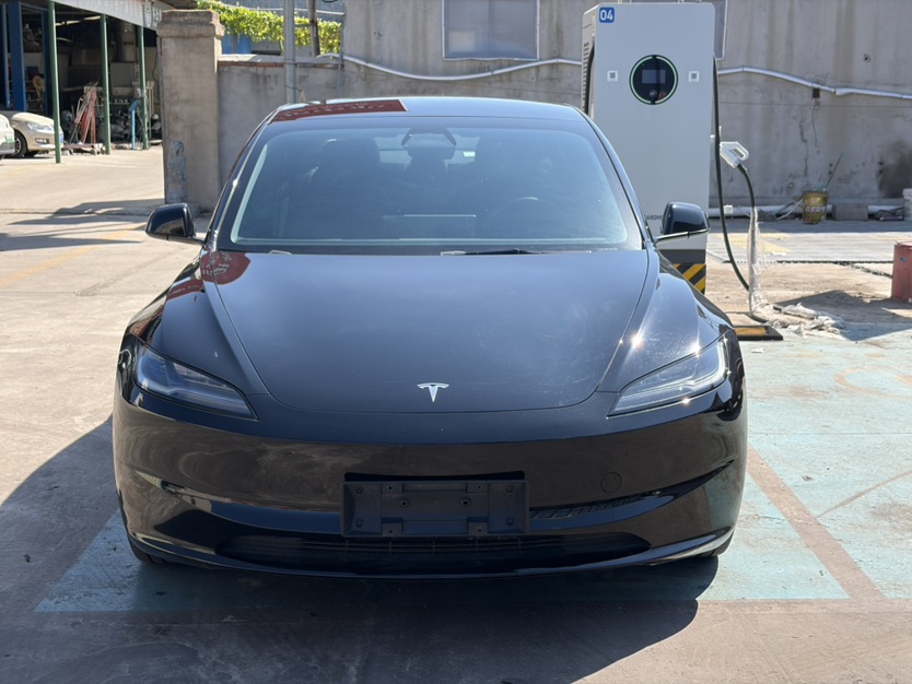 Tesla Model 3 2024 car image #5