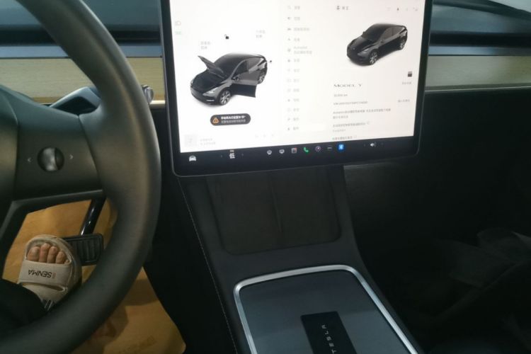 Tesla Model Y 2023 #13 Tesla Model Y 2023 car image #13