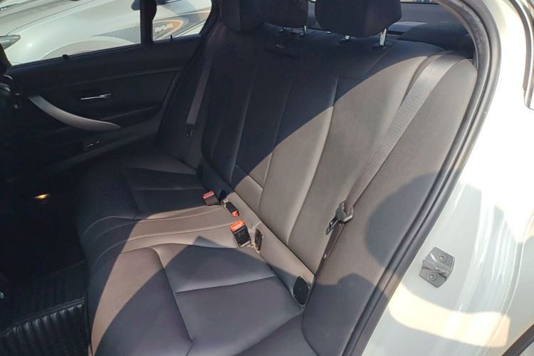 BMW 3 Series 2016 immagine di auto #17